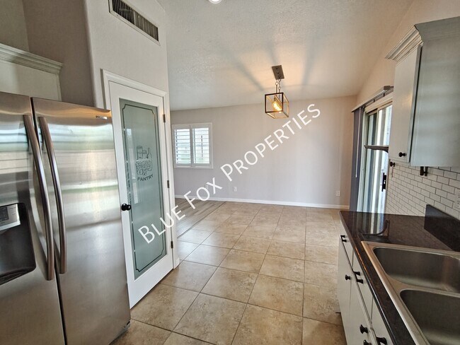 Building Photo - 8854 E Citrus Tree Dr