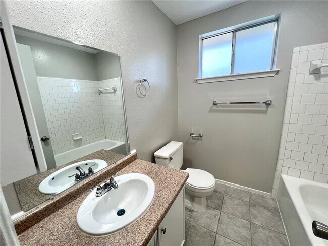 Building Photo - 6502 Bazel Brook Dr