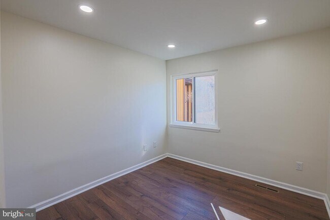 Building Photo - 6331 Red Cedar Pl