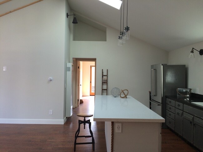 Building Photo - 3817 Vinton Avenue