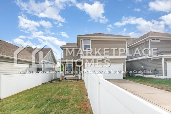 Building Photo - 10329 Nantucket Dr