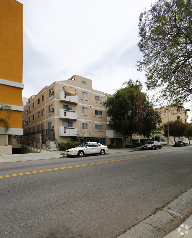 Building Photo - Sun Blind