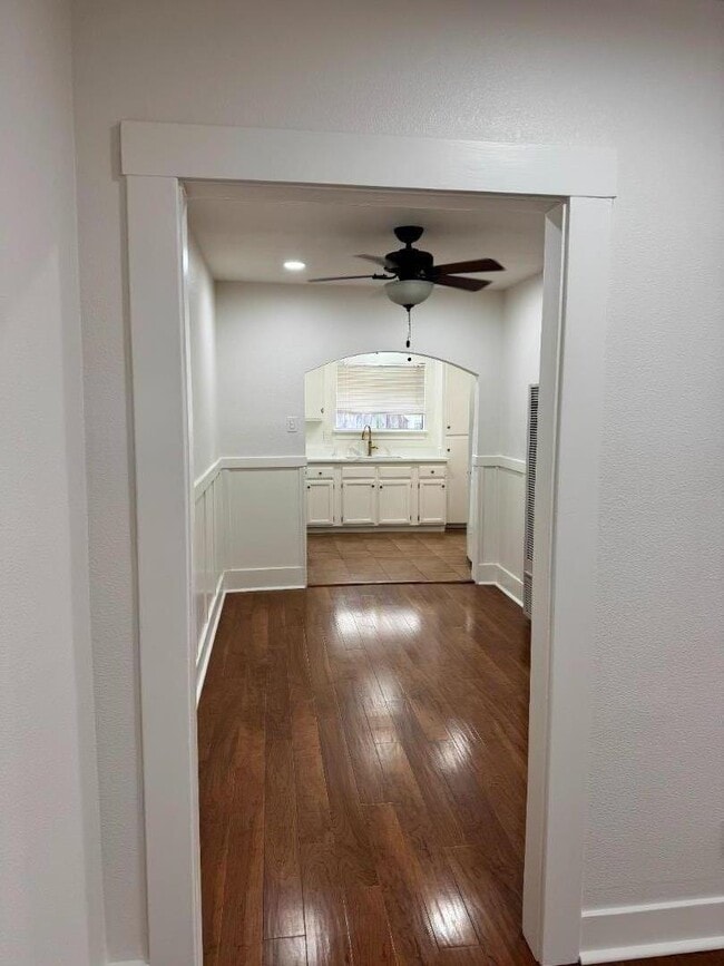 Building Photo - 961 S 7th St