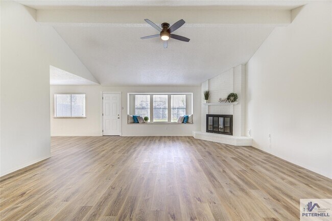 Building Photo - 946 Three Forks Dr