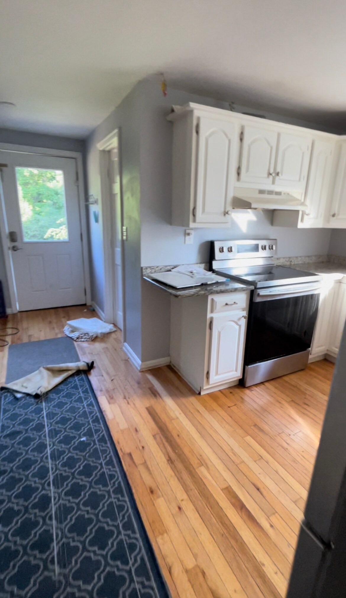 Building Photo - 647 N Main St