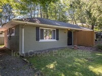 Building Photo - 348 Cummins Rd