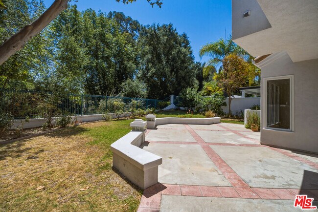 Building Photo - 4324 Park Verdi