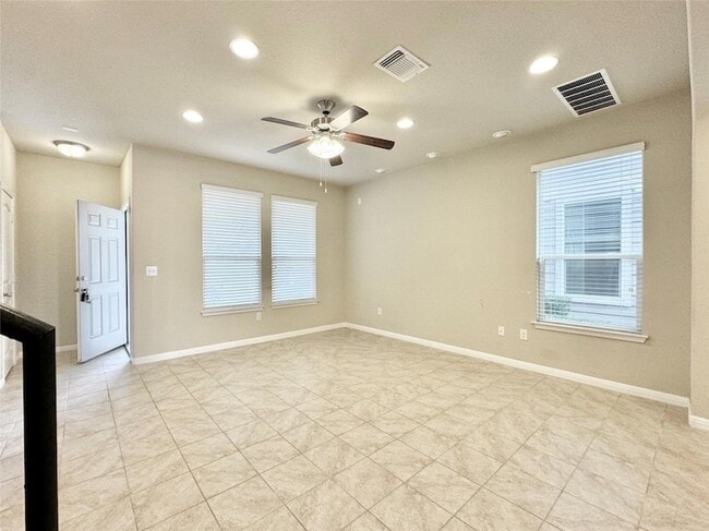 Building Photo - 407 Katmai Cir