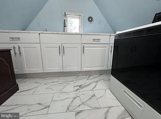 Building Photo - 110 S Broad St