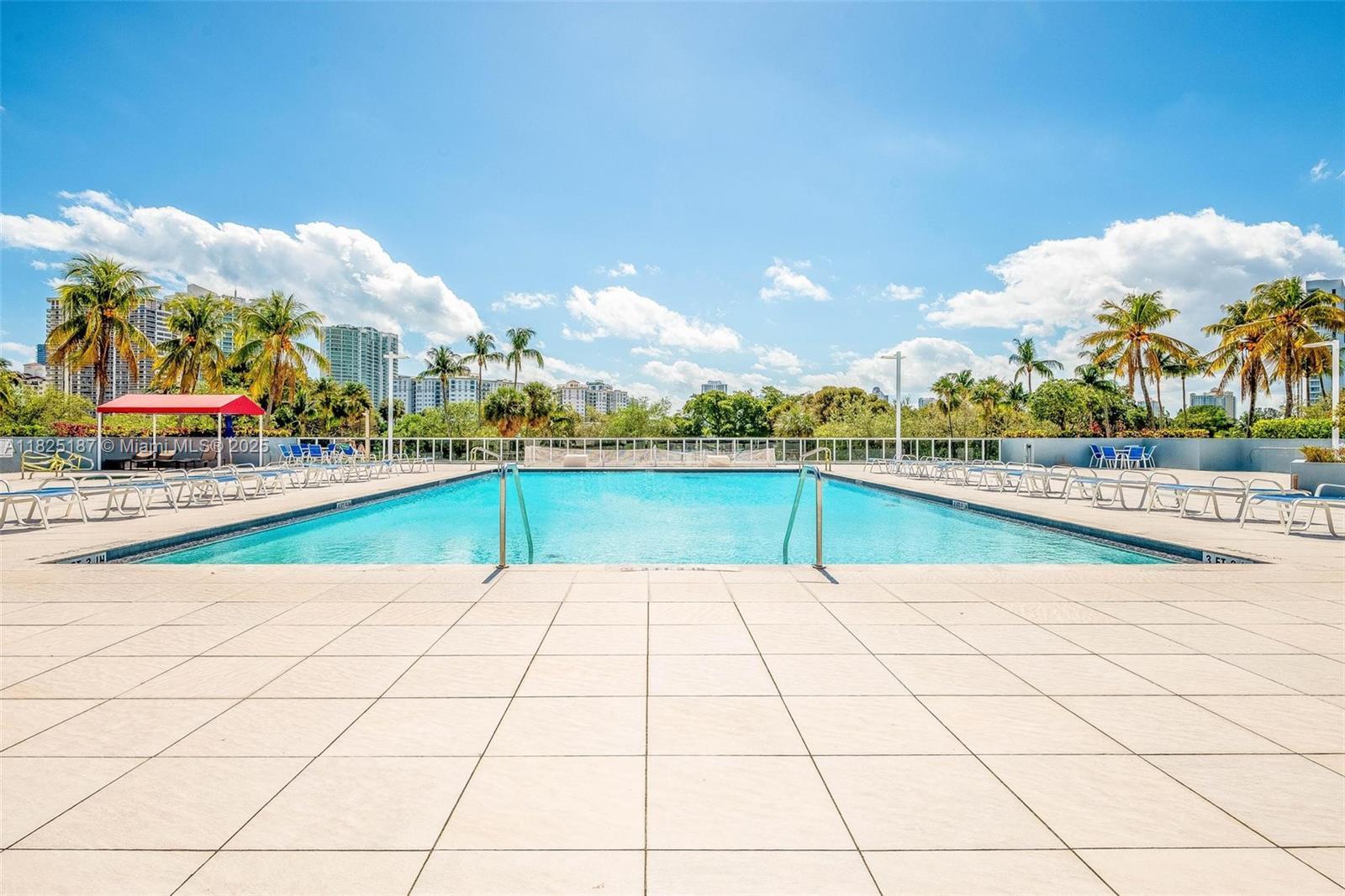 Building Photo - 3675 N Country Club Dr