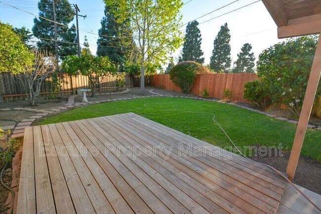 Building Photo - 729 Mardigras Ct