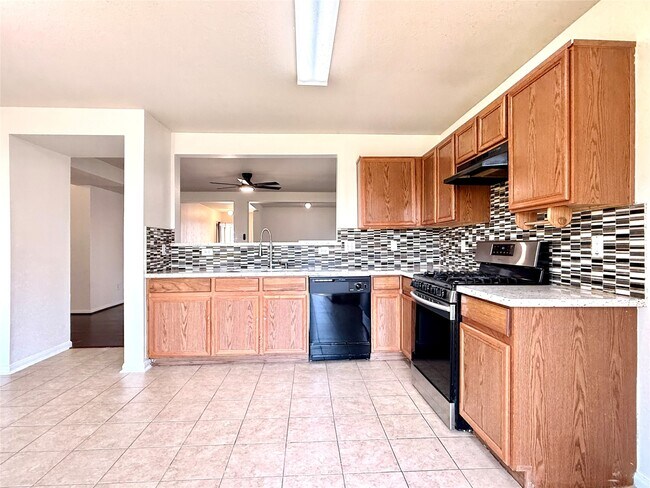 Building Photo - 16127 Cole Bridge Ln