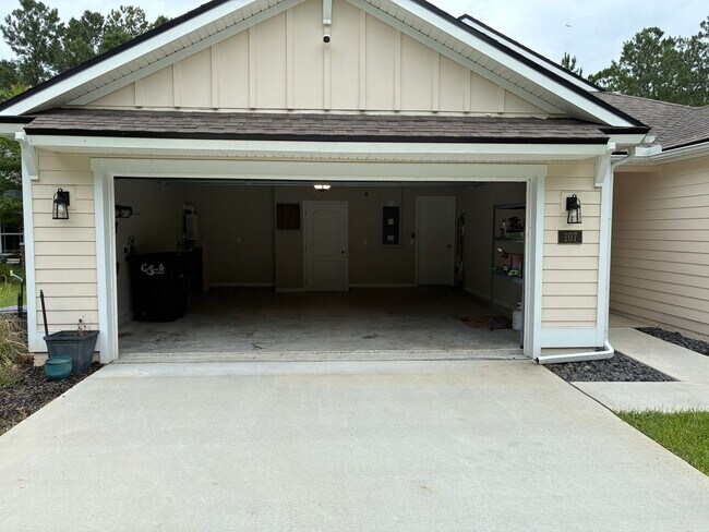 Building Photo - 107 Holm Pl