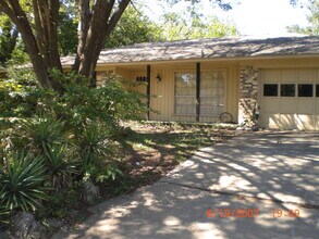 Building Photo - 111112905