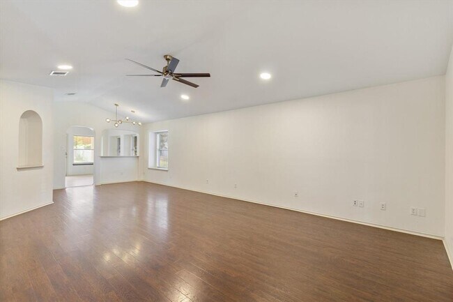 Building Photo - 4500 Mather