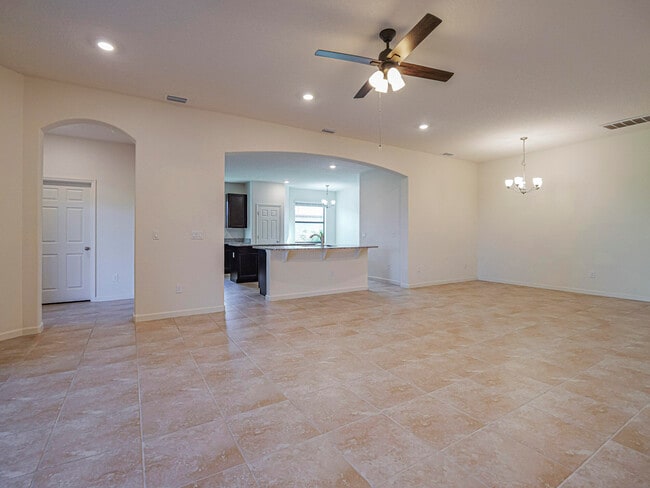 Building Photo - 5513 1st Sq