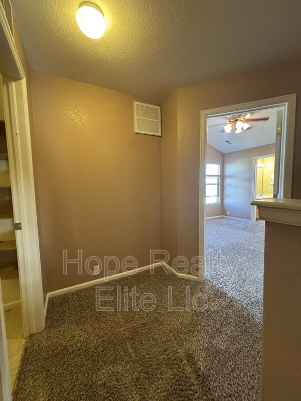 Building Photo - 7640 Fiona Ln