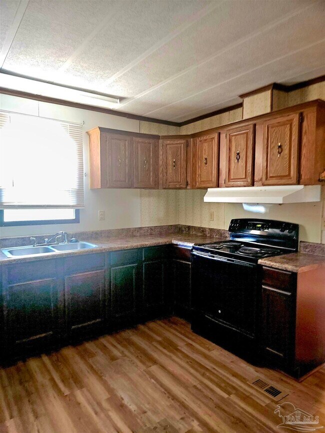 Building Photo - 649 Hwy 95A N