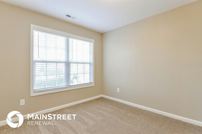 Building Photo - 4900 Four Sons Ct