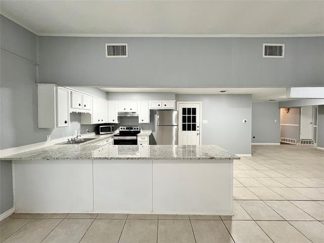 Building Photo - 5652 Conlin Dr