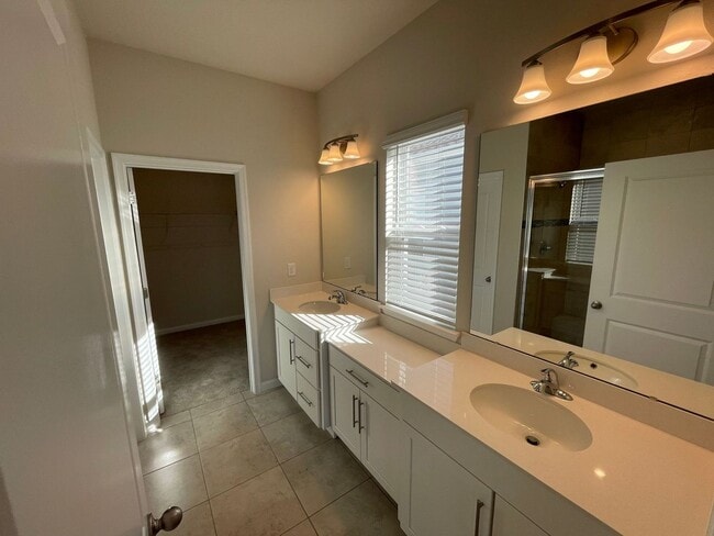 Building Photo - Beautiful 4 Bedroom 2 Bathroom home in Eagle Crest community