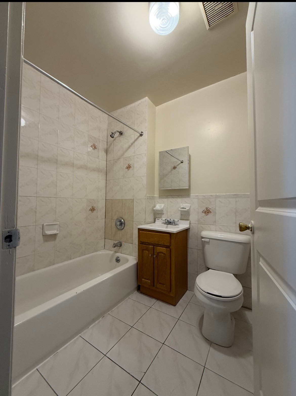 Building Photo - 2292 Nameoke Ave