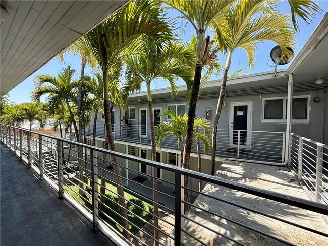 Primary Photo - 5305 Biscayne Blvd