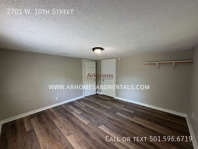 Building Photo - 2701 W 10th St