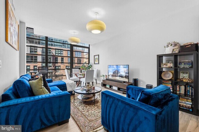 Building Photo - 1300 4th St SE