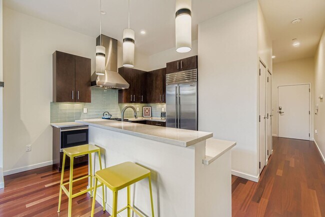 Building Photo - Luxury Pearl Street 1BDR