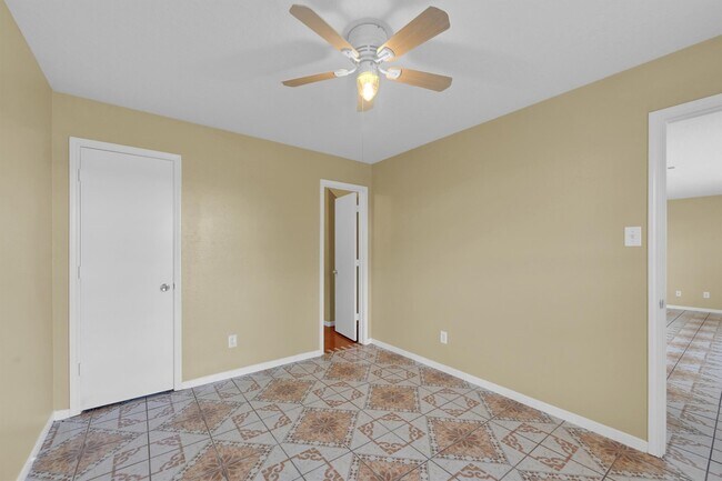 Building Photo - 1119 Mossy Branch St