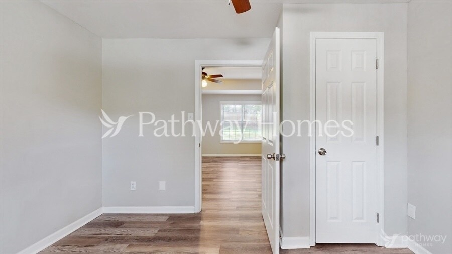 Building Photo - 10891 Knotty Pine Pl