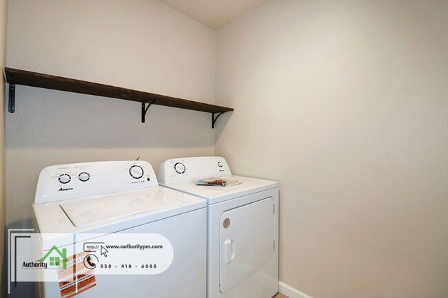 Building Photo - 810 Mission De Oro Dr