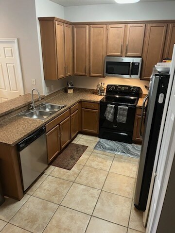 Building Photo - 469 Glastonbury Drive