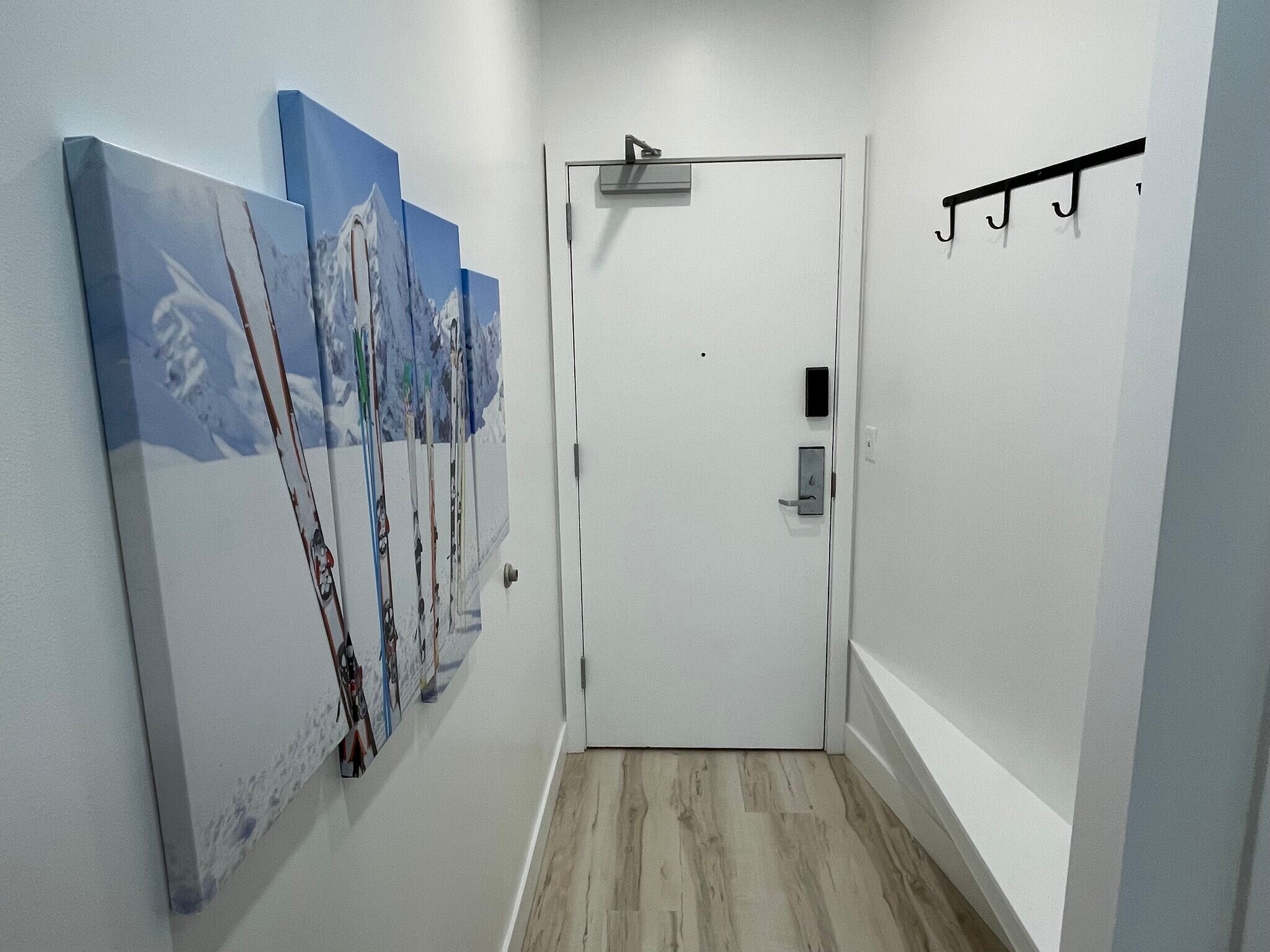 Building Photo - 1364 W Stillwater Dr