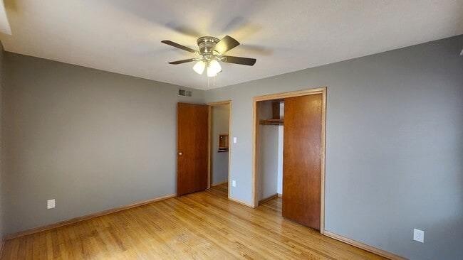 Building Photo - Darling 3 Bed 1.5 Bath 1 Car Garage in the Country Estates Addn Midwest City