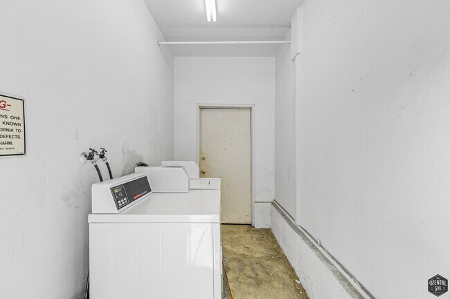 Building Photo - 2435 2nd St