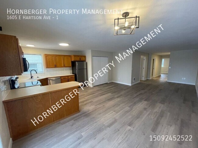 Building Photo - 1605 E Hartson Ave