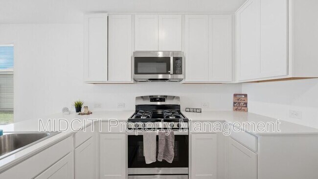 Building Photo - 3159 Dispatch Dr