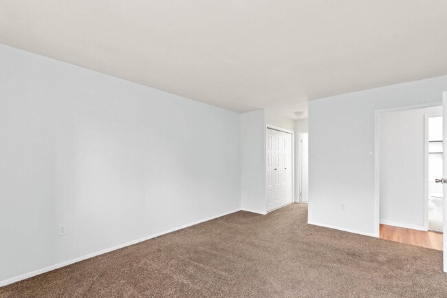 Building Photo - 66 Banner Ct