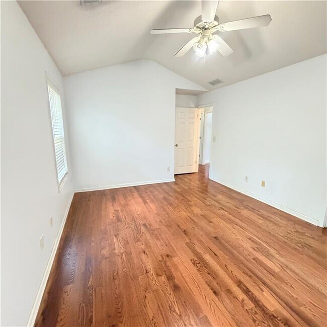 Building Photo - 153 Greystone Cir