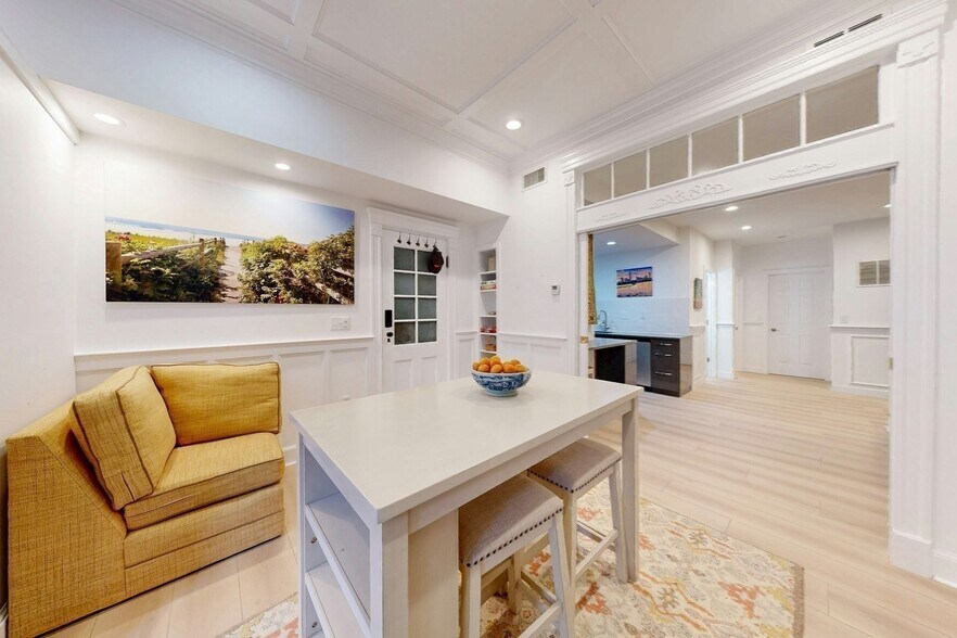 Building Photo - 15 Garrison Rd