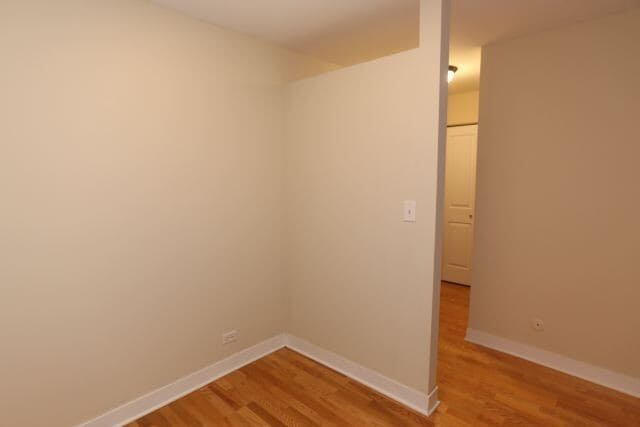 Building Photo - 650 W Wrightwood Ave