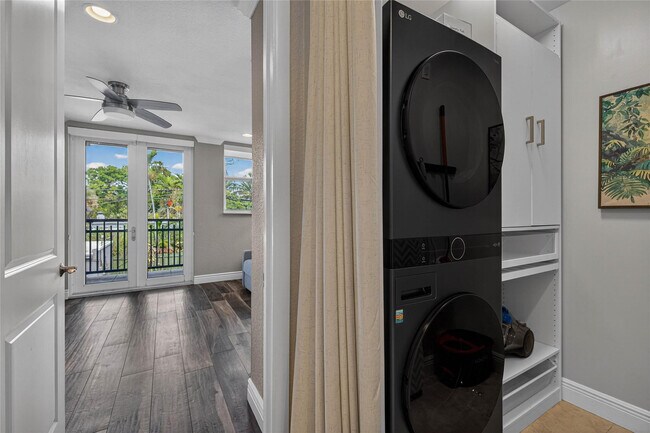 Building Photo - 1215 NE 1st St