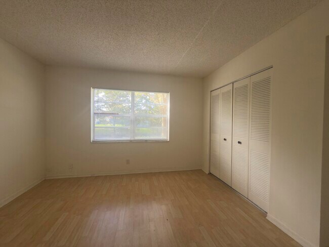 Building Photo - 3213 NW 103rd Terrace