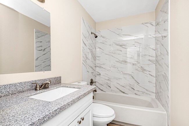 Building Photo - 2 Bedroom Condo of Jefferson Hwy