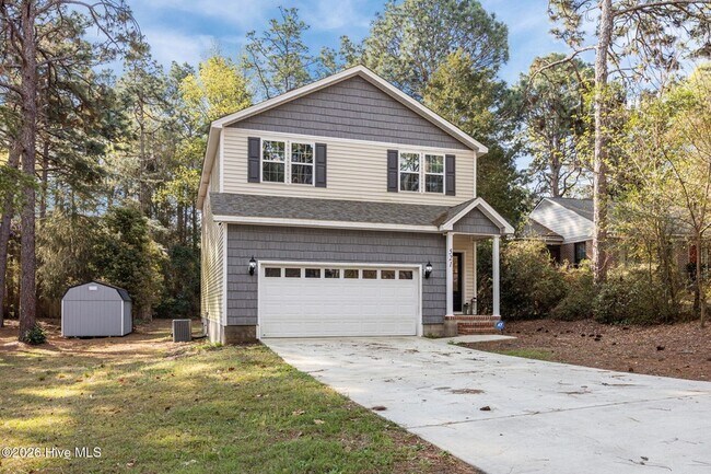 Building Photo - 521 N Hale St