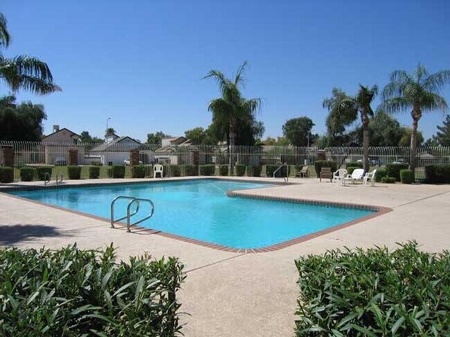 Building Photo - BEAUTIFUL, SPACIOUS 2 BED AND 2 BATH HOME IN CHANDLER