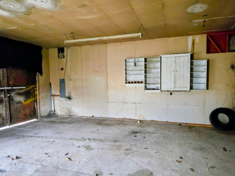 Building Photo - 29 Creek Dr