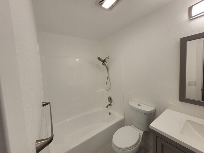 Building Photo - 4105 N 48th Ave